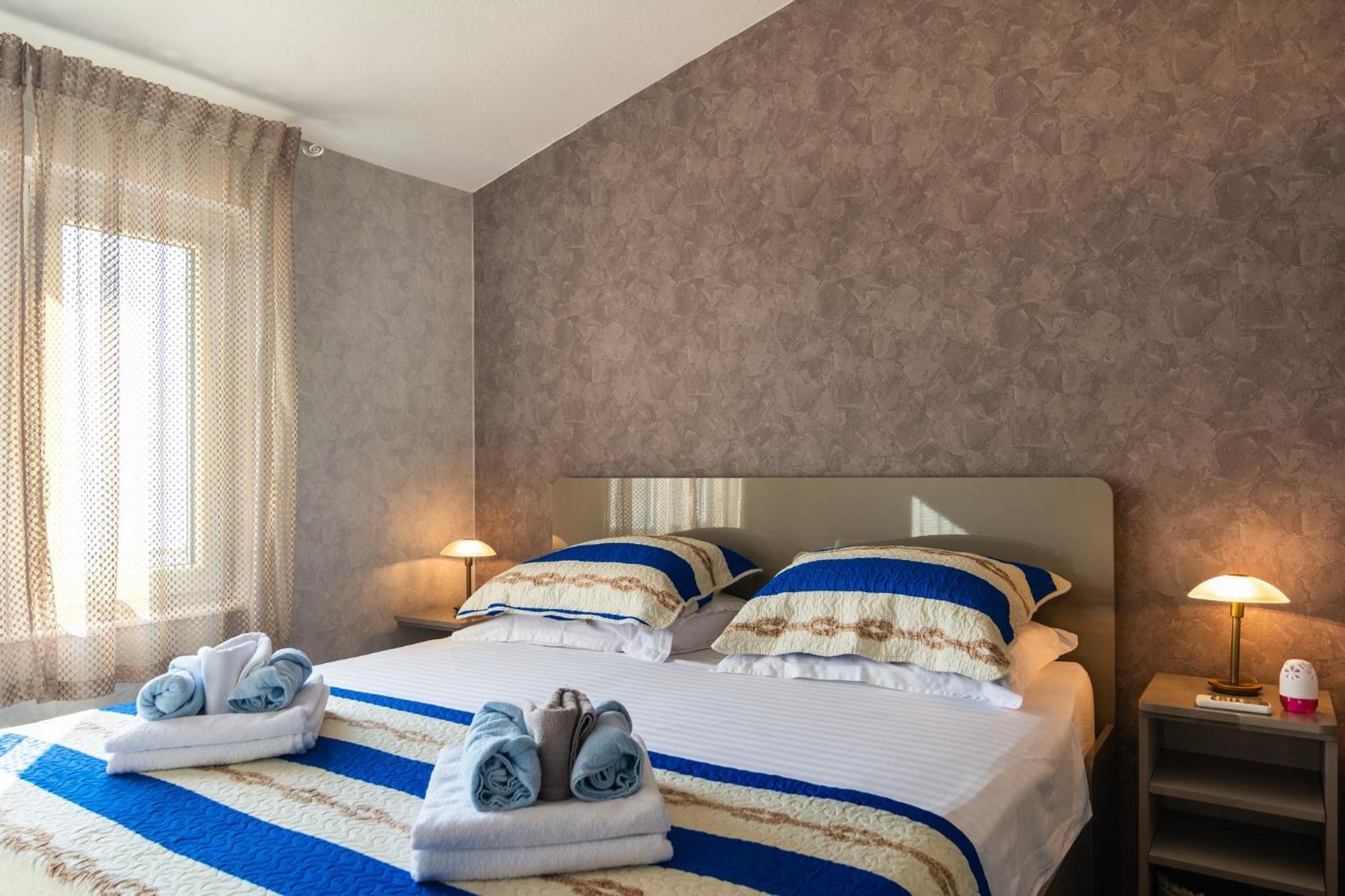 Villa Kuca Za Odmor R&A Podstrana Exterior foto