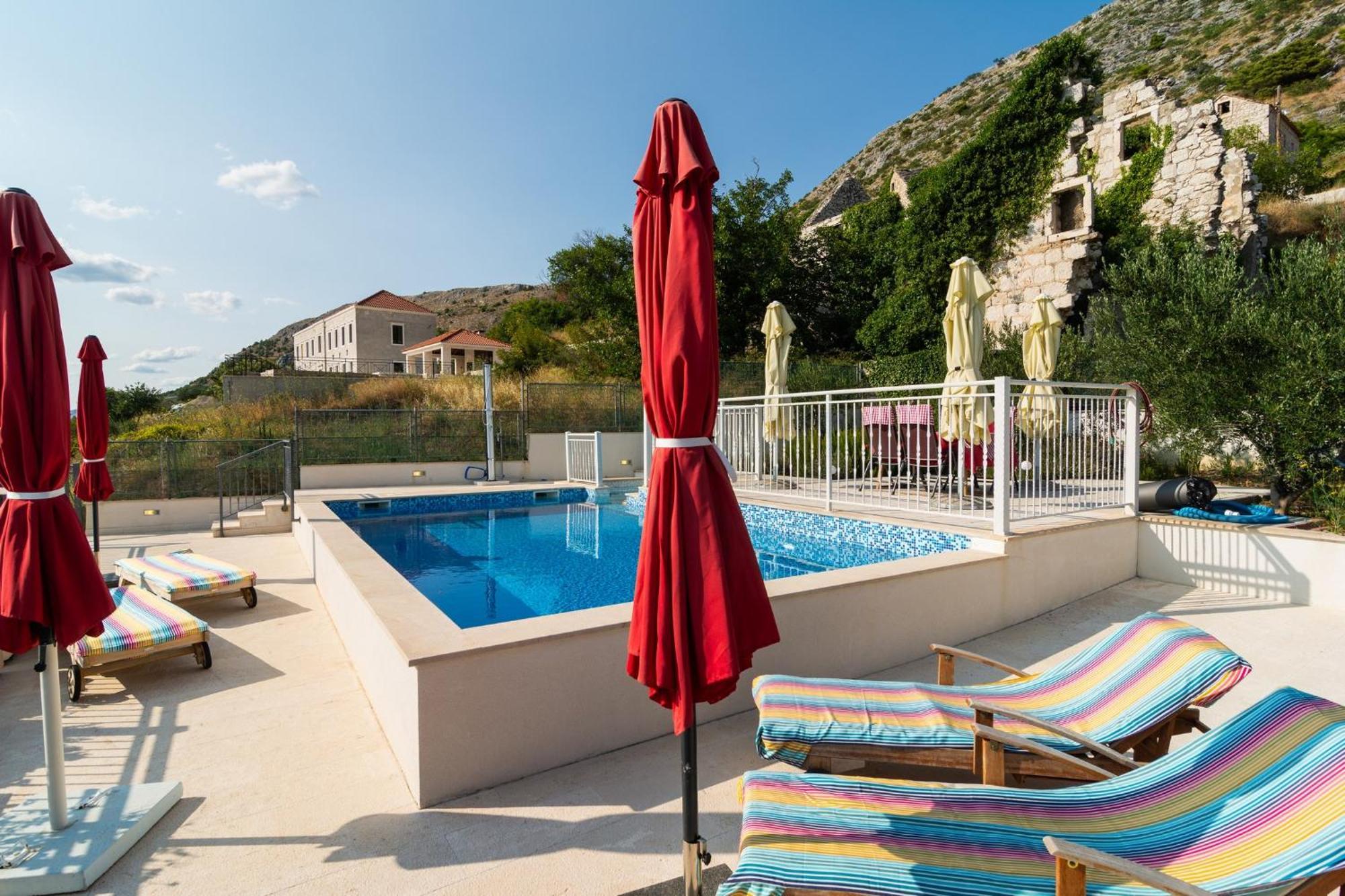 Villa Kuca Za Odmor R&A Podstrana Exterior foto